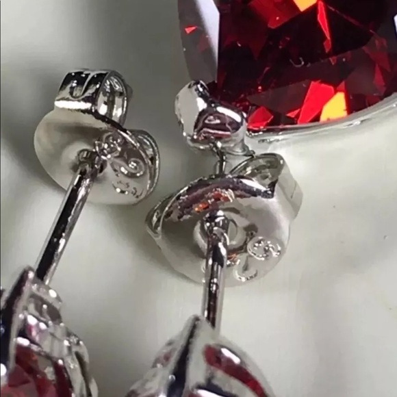 Red Heart Matching Pierced Earrings & Pendant Set - Picture 7 of 7